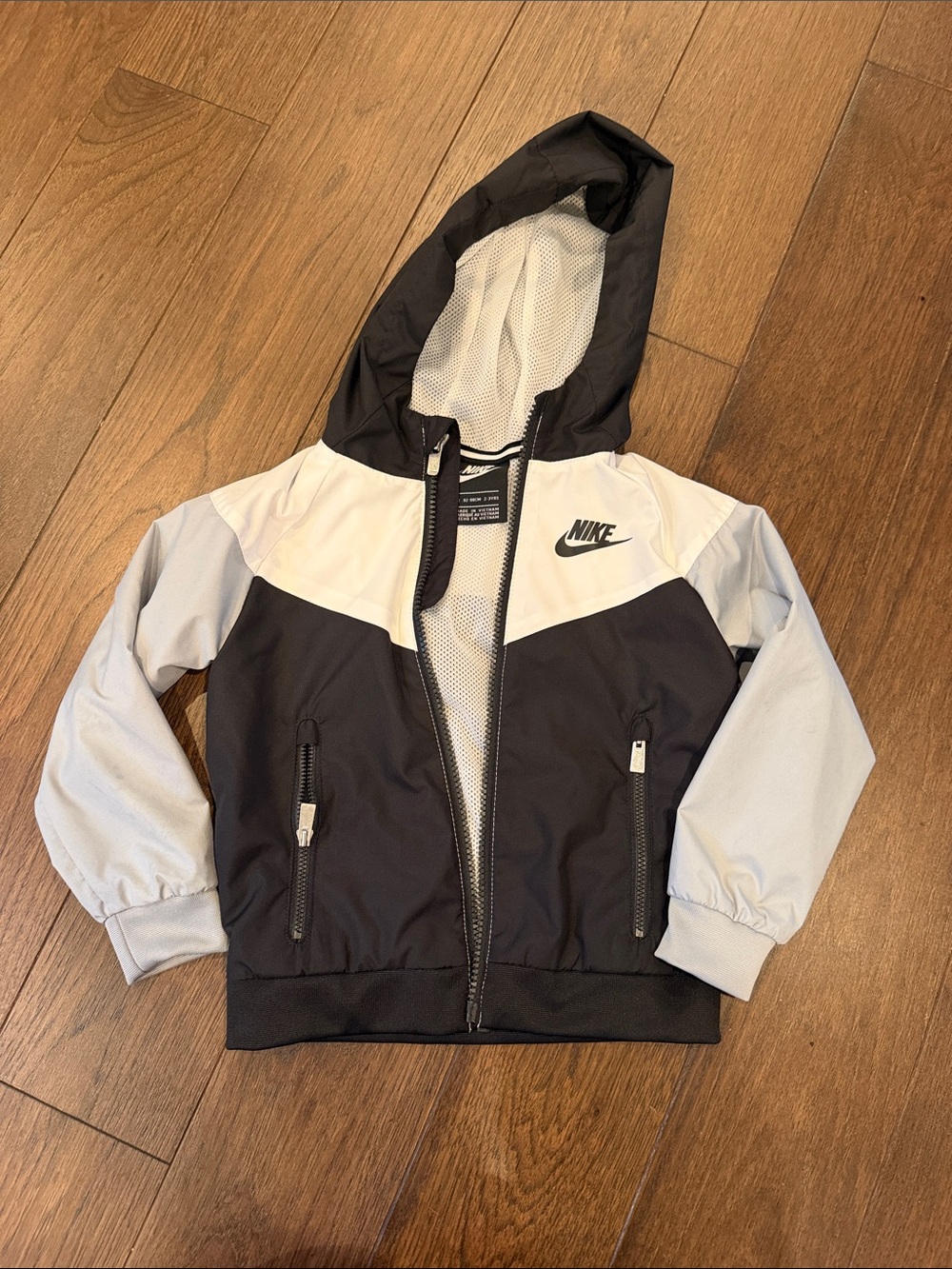 Nike Kids Black, White & Light Gray Hooded Windbreaker Jacket Size 3 - C39-243
